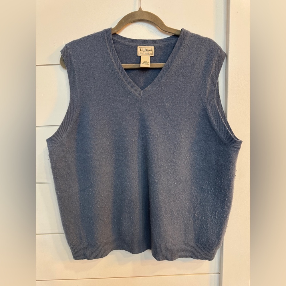 L.L. Bean Men’s 100% Cashmere Knit Sweater Vest
Size Large